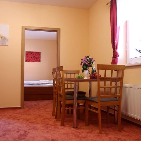 Cerny Kocour Apart Hotel Sarovy 외부 사진