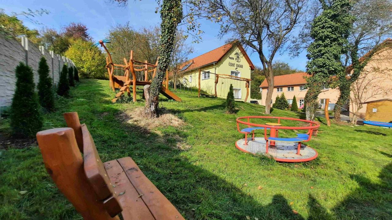 Cerny Kocour Apart Hotel Sarovy 외부 사진